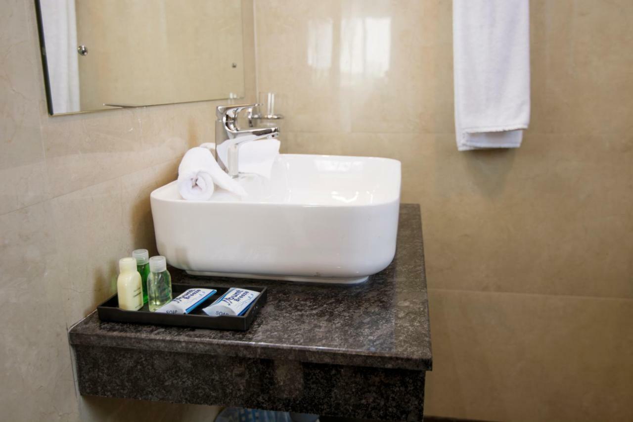 Mount Breeze Hotel Dehiwala-Mount Lavinia Εξωτερικό φωτογραφία
